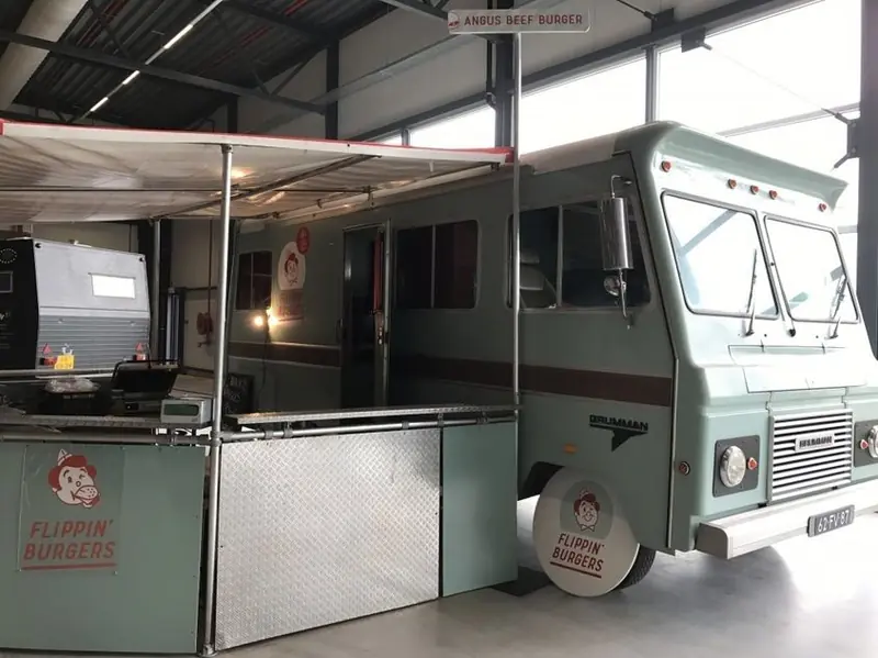 Flippin´Burgers, burgertruck uit Zuid-Holland, te huur via Feestkarhuren.nl