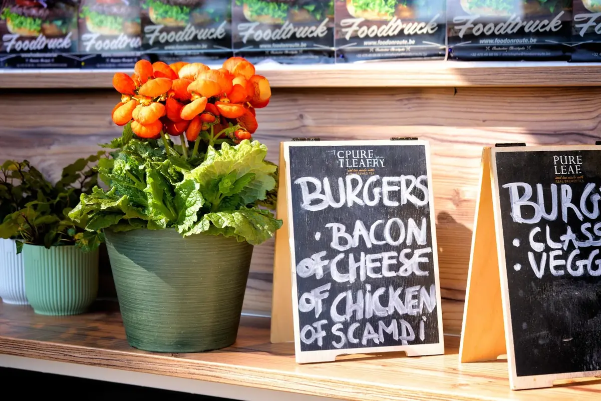 Krijtborden met de burgers