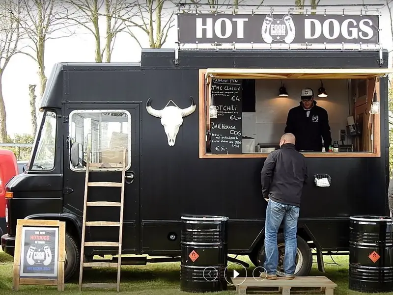 FoodBrothers, BBQ-foodtruck uit Drenthe, te huur via Feestkarhuren.nl