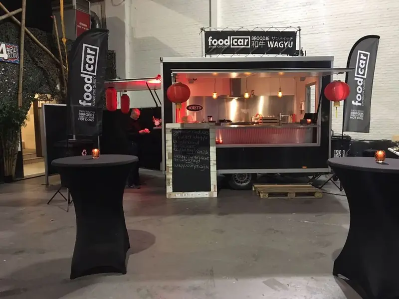 Foodcar, BBQ-foodtruck, te huur via Feestkarhuren.nl