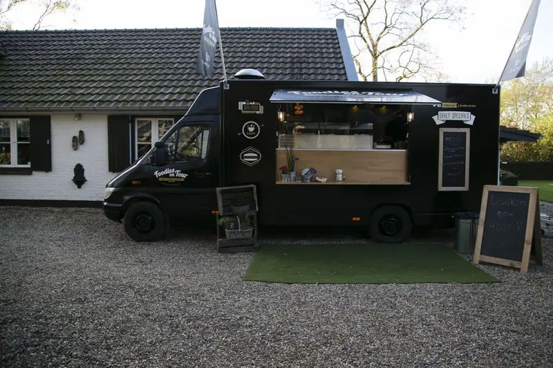 Foodies on Tour, tapasfoodtruck uit Zeeland, te huur via Feestkarhuren.nl