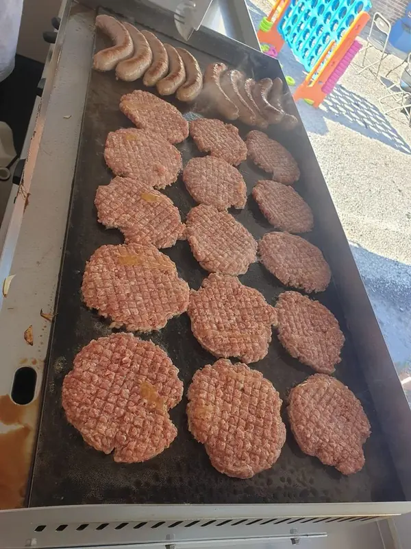 FoodTruck Hooghe, burgertruck uit West-Vlaanderen, te huur via Feestkarhuren.nl