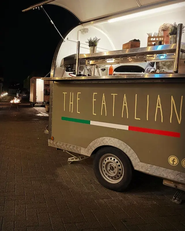 Foodtruck The Eatalian, pizzatruck uit Antwerpen, te huur via Feestkarhuren.nl