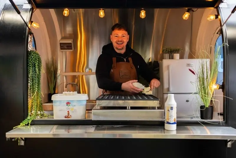 Foodtruckfestijn, frietfoodtruck uit Noord-Brabant, te huur via Feestkarhuren.nl