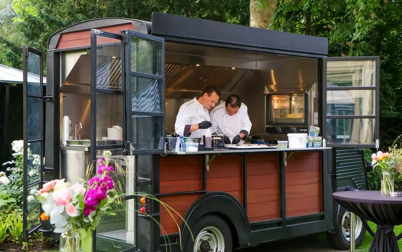 Foodtrucks Zonder Personeel, all-in foodtruck, te huur via Feestkarhuren.nl