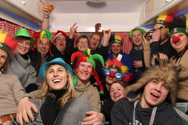 Fotocaravan.be, feestwagen uit Limburg (NL), te huur via Feestkarhuren.nl