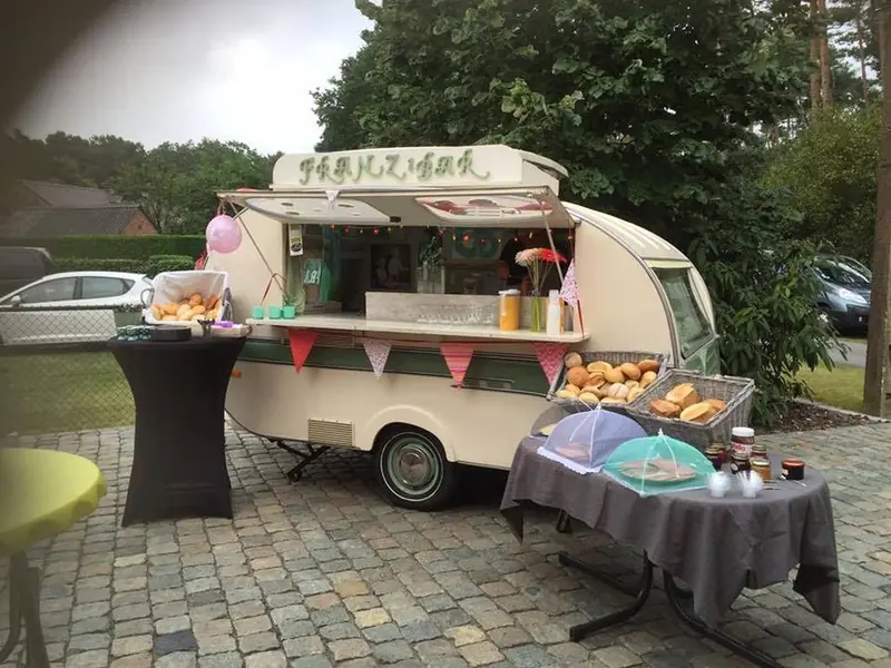 Franzibar, ijsfoodtruck uit Antwerpen, te huur via Feestkarhuren.nl