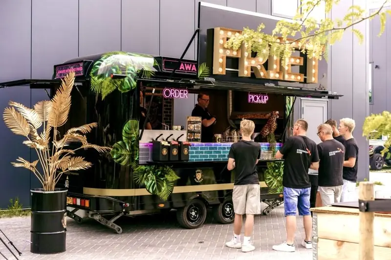 Friet Panters Foodtruck, frietfoodtruck uit Utrecht, te huur via Feestkarhuren.nl
