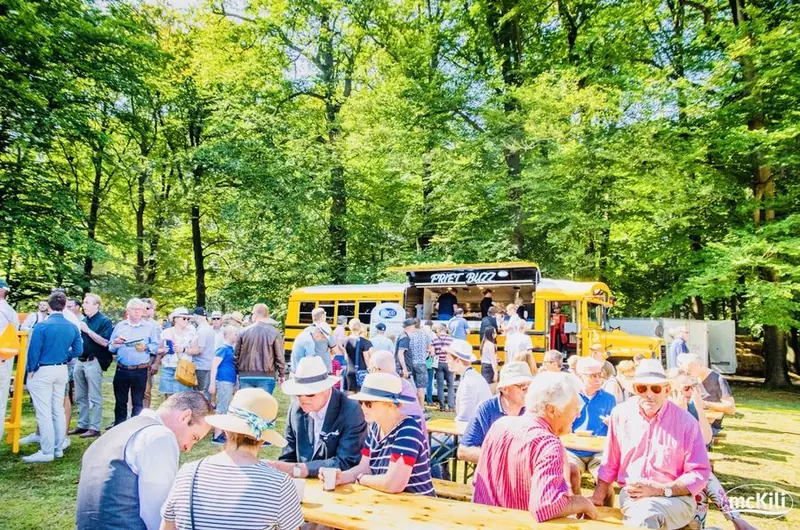 Frietbuzz, frietfoodtruck, te huur via Feestkarhuren.nl