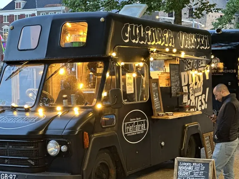 FrietFabriek, frietfoodtruck uit Zuid-Holland, te huur via Feestkarhuren.nl