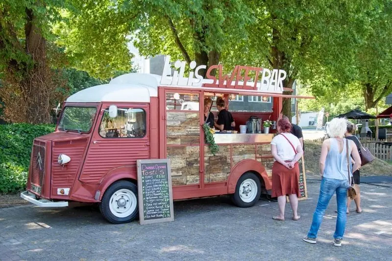 Fruitcocktail all event catering, mobiele cocktailbar uit Noord-Brabant, te huur via Feestkarhuren.nl