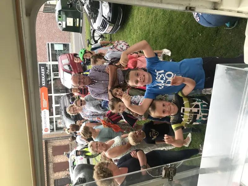 Fstvl Ijswagen, ijsfoodtruck, te huur via Feestkarhuren.nl