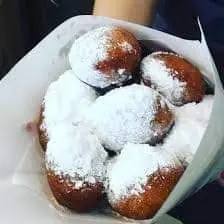 Gebak kraam, ijsfoodtruck uit Zeeland, te huur via Feestkarhuren.nl