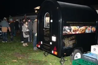 Gerookt Lekkers, BBQ-foodtruck uit Oost-Vlaanderen, te huur via Feestkarhuren.nl