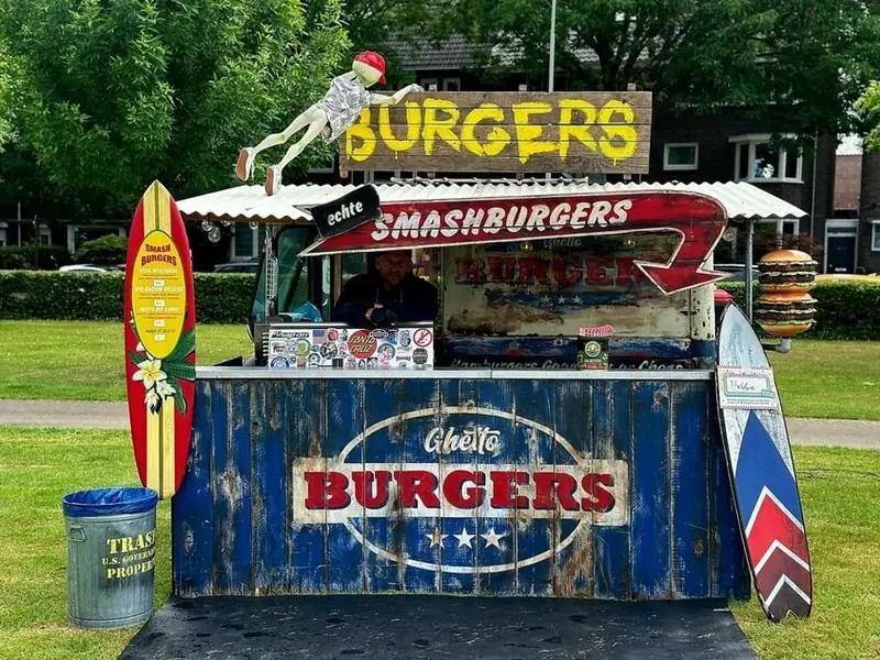 GhettoBurgers Real Smashburgers, burgertruck uit Utrecht, te huur via Feestkarhuren.nl