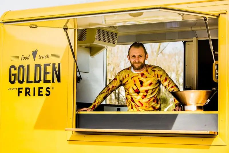 GoldenFries, frietfoodtruck uit Antwerpen, te huur via Feestkarhuren.nl