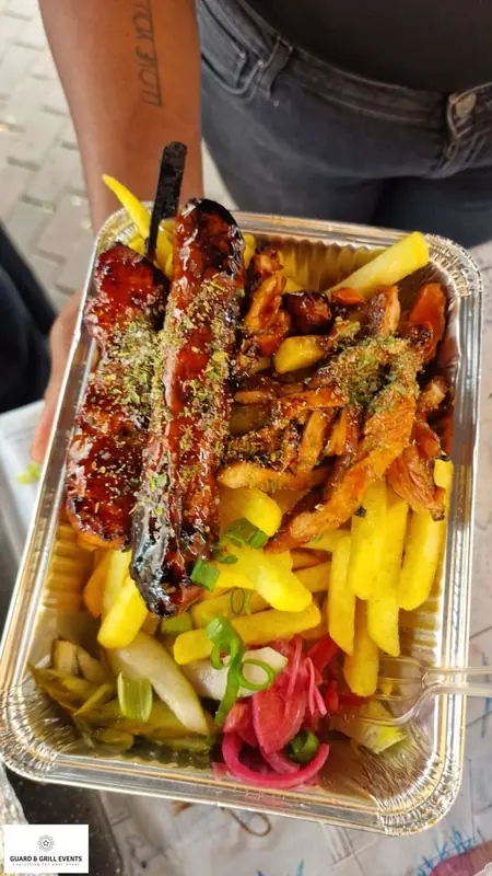 Guard & Grill Event, streetfoodtruck uit Noord-Holland, te huur via Feestkarhuren.nl