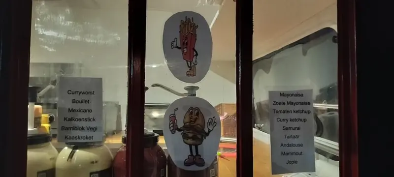 Het Smakkertje, frietfoodtruck uit Antwerpen, te huur via Feestkarhuren.nl