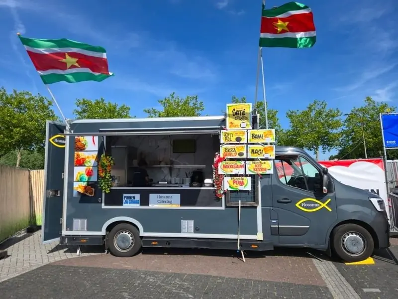 Hosanna, foodtruck voor comfort food uit Flevoland, te huur via Feestkarhuren.nl