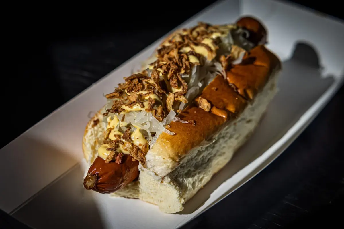 Een hotdog van Hungry Jack