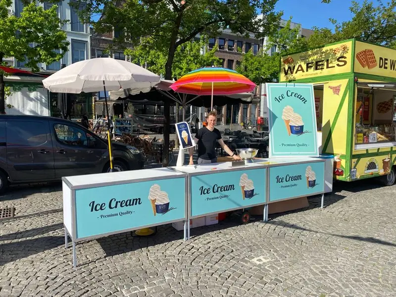 Ice cream, ijsfoodtruck, te huur via Feestkarhuren.nl