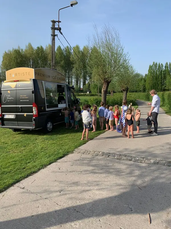 Ice Cream Truck Maurice, ijsfoodtruck uit Antwerpen, te huur via Feestkarhuren.nl