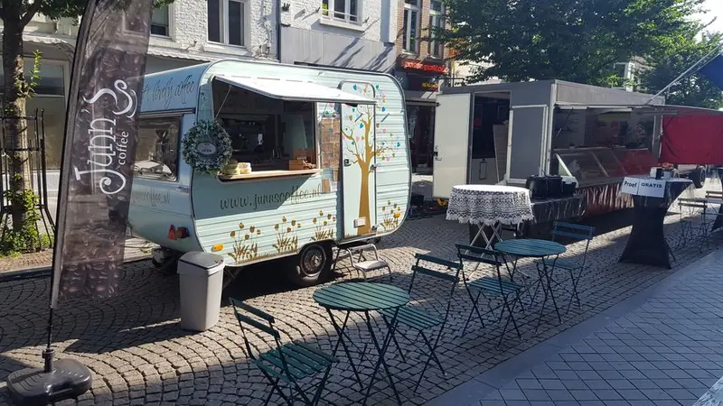 Junn's coffee, koffiebar op wielen uit Limburg (NL), te huur via Feestkarhuren.nl