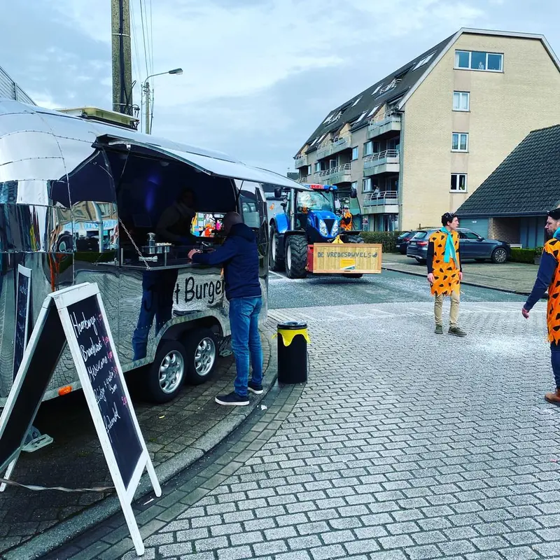 Just Burger, burgertruck, te huur via Feestkarhuren.nl