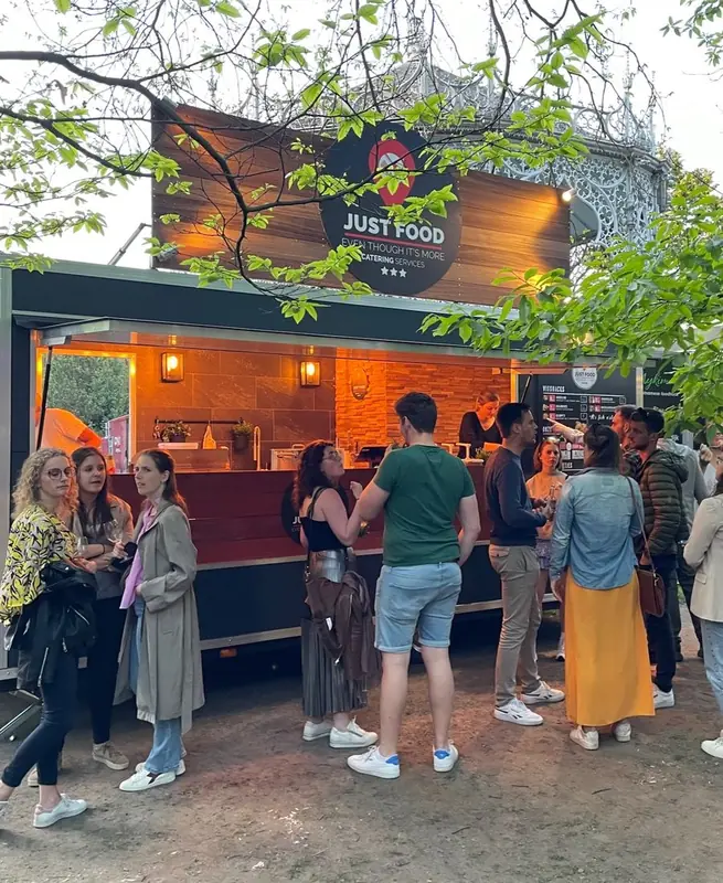 Just Food, pastafoodtruck uit Antwerpen, te huur via Feestkarhuren.nl