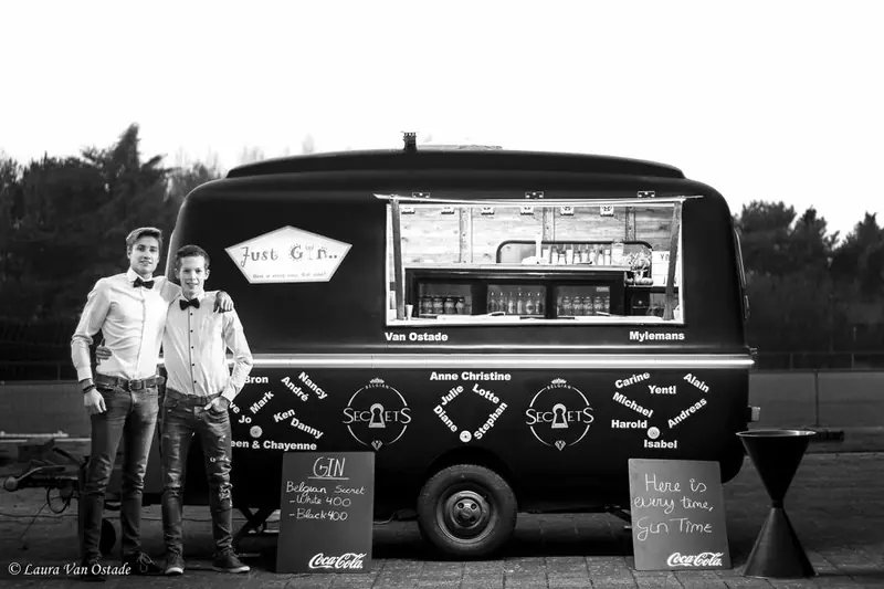 Just Gin, mobiele cocktailbar, te huur via Feestkarhuren.nl