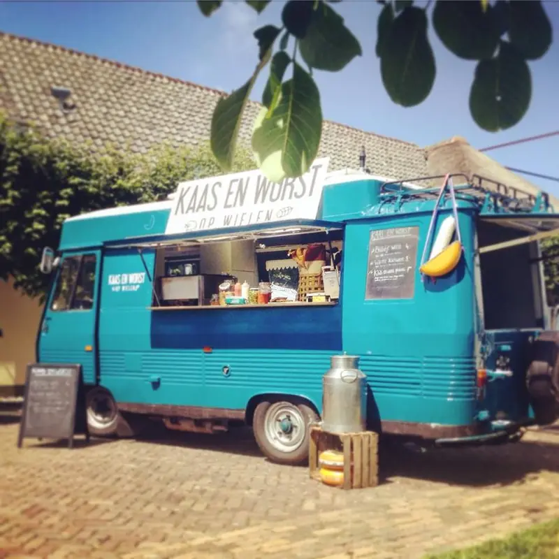 Kaas en Worst op wielen, BBQ-foodtruck uit Flevoland, te huur via Feestkarhuren.nl
