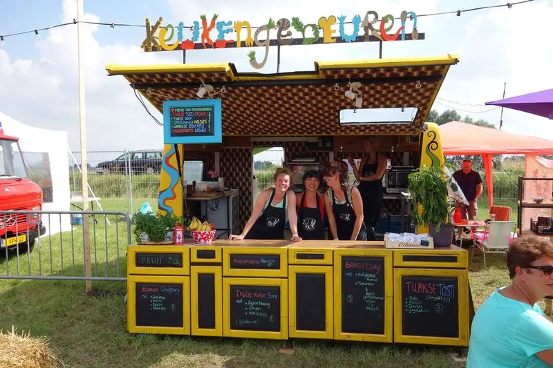 Keukengebeuren, tapasfoodtruck uit Overijssel, te huur via Feestkarhuren.nl