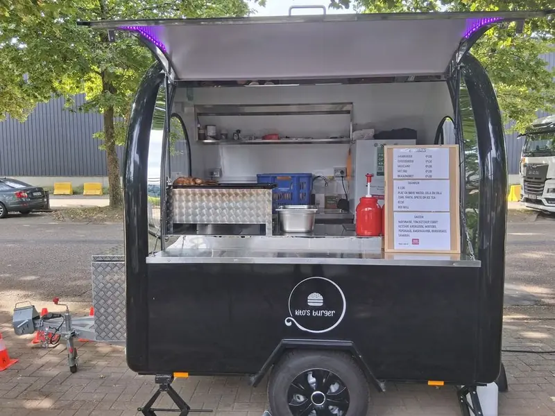 Kito's burger, burgertruck uit Antwerpen, te huur via Feestkarhuren.nl