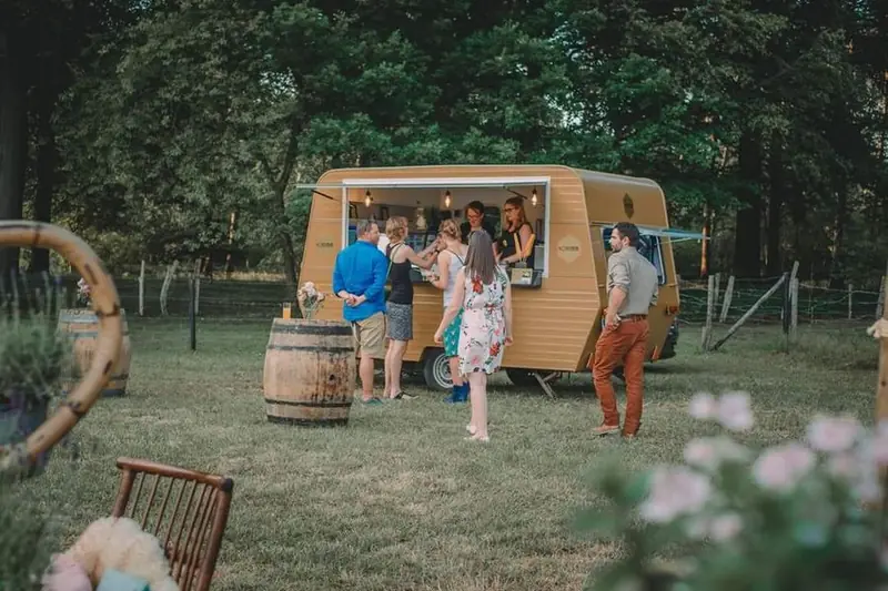 Koekenbak, ijsfoodtruck uit Antwerpen, te huur via Feestkarhuren.nl