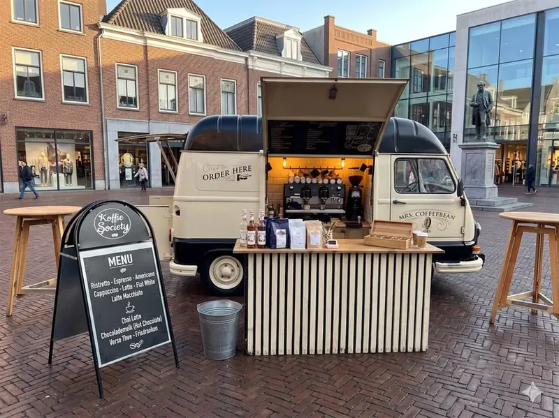 Koffie Society, koffiebar op wielen uit Noord-Holland, te huur via Feestkarhuren.nl