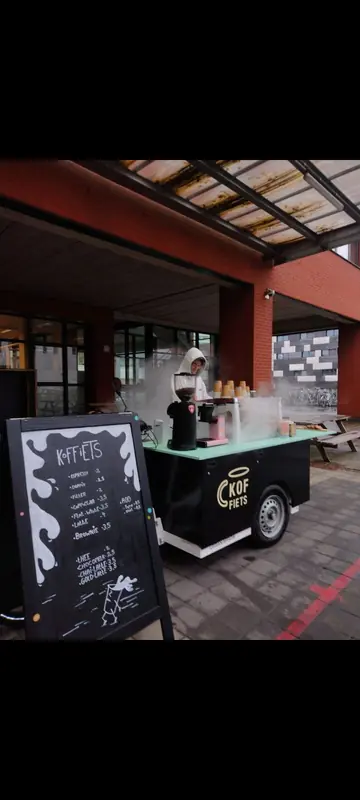 Koffiets, koffiebar op wielen uit Oost-Vlaanderen, te huur via Feestkarhuren.nl