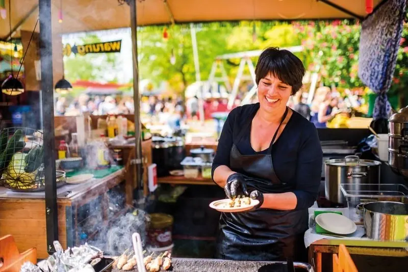 Kripik, Aziatische foodtruck uit Zuid-Holland, te huur via Feestkarhuren.nl
