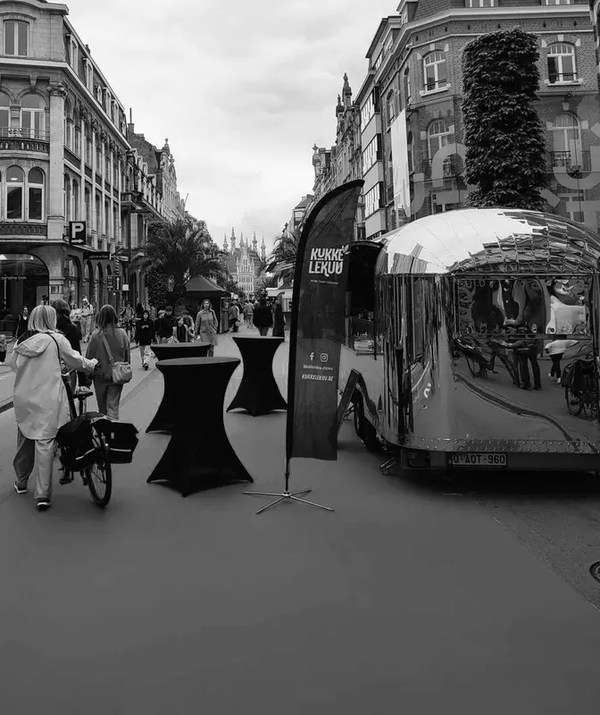 Kukkelekuu, foodtruck voor kip uit Limburg (NL), te huur via Feestkarhuren.nl