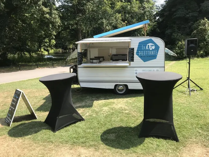 La Dilettante, visfoodtruck, te huur via Feestkarhuren.nl