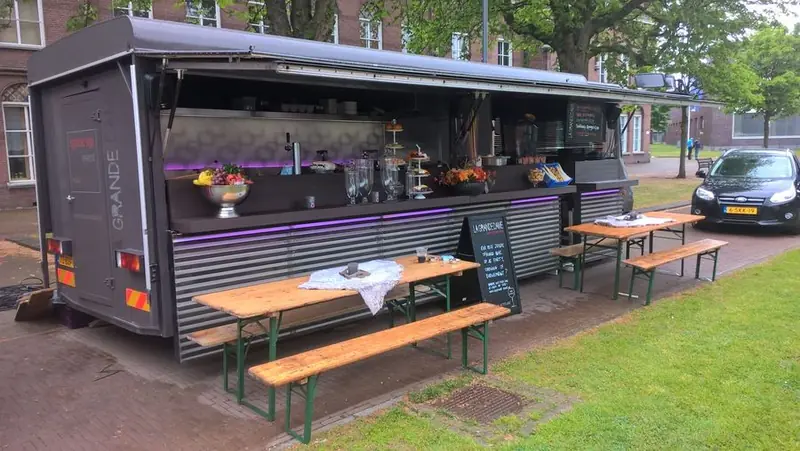 La Grande Dame, tapasfoodtruck uit Antwerpen, te huur via Feestkarhuren.nl