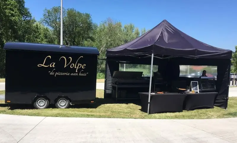 La Volpe, pizzatruck uit Limburg (NL), te huur via Feestkarhuren.nl