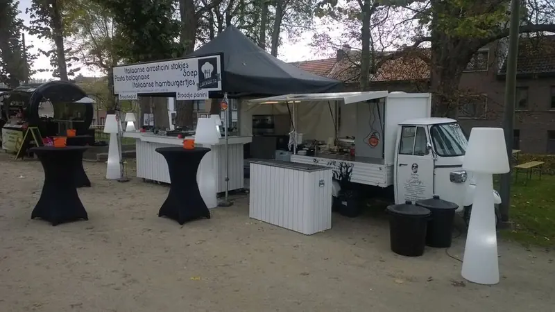 Lakwarta, BBQ-foodtruck uit Limburg (BE), te huur via Feestkarhuren.nl