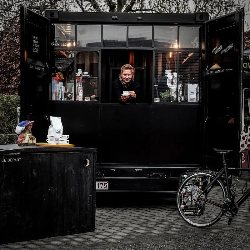 Le Départ, koffiebar op wielen uit Brussel, te huur via Feestkarhuren.nl