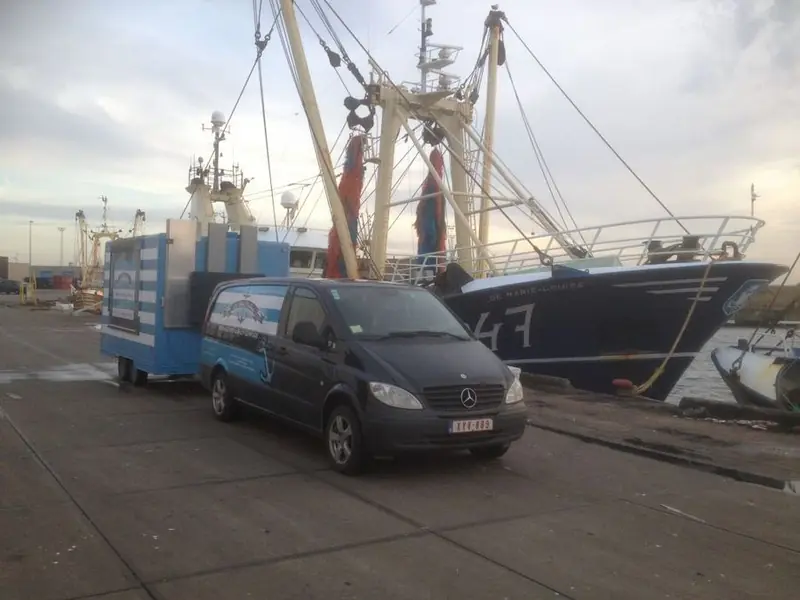 Le Petit Pêcheur, visfoodtruck uit Antwerpen, te huur via Feestkarhuren.nl