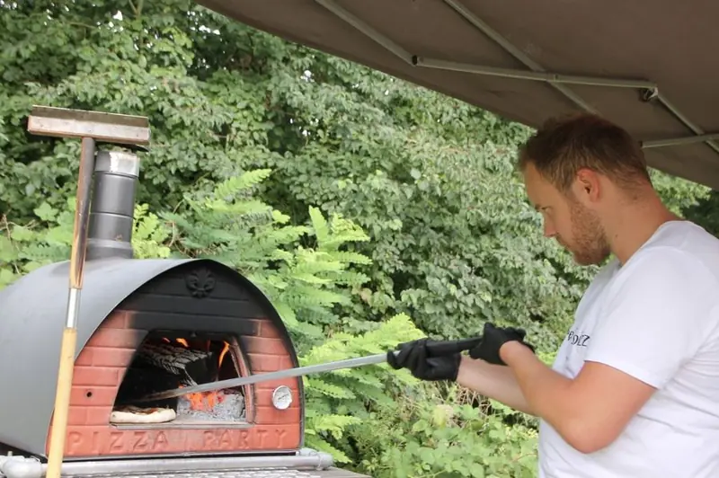 Levi's pizza, pizzatruck uit Gelderland, te huur via Feestkarhuren.nl