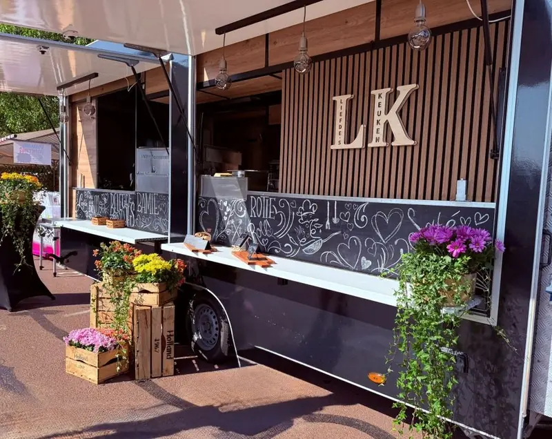 Liefde's Keuken, Aziatische foodtruck uit Zuid-Holland, te huur via Feestkarhuren.nl