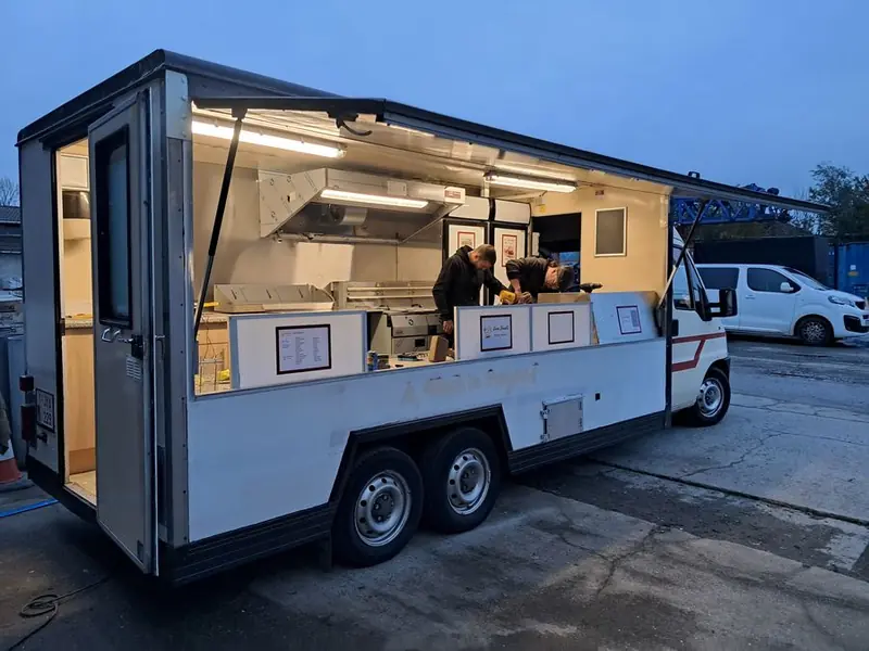 Love Foodz, pastafoodtruck uit Zeeland, te huur via Feestkarhuren.nl