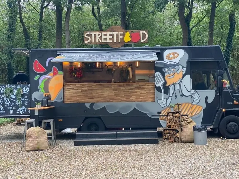 LX Big Benz, streetfoodtruck uit Utrecht, te huur via Feestkarhuren.nl