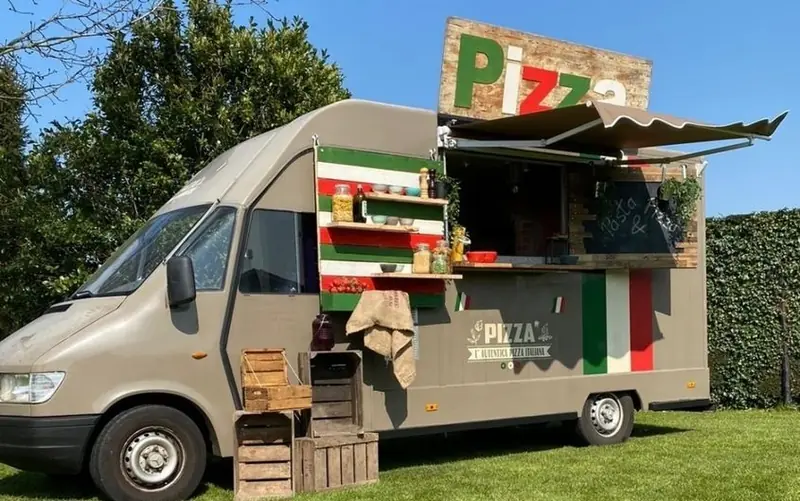 LX Italian truck, pizzatruck uit Utrecht, te huur via Feestkarhuren.nl