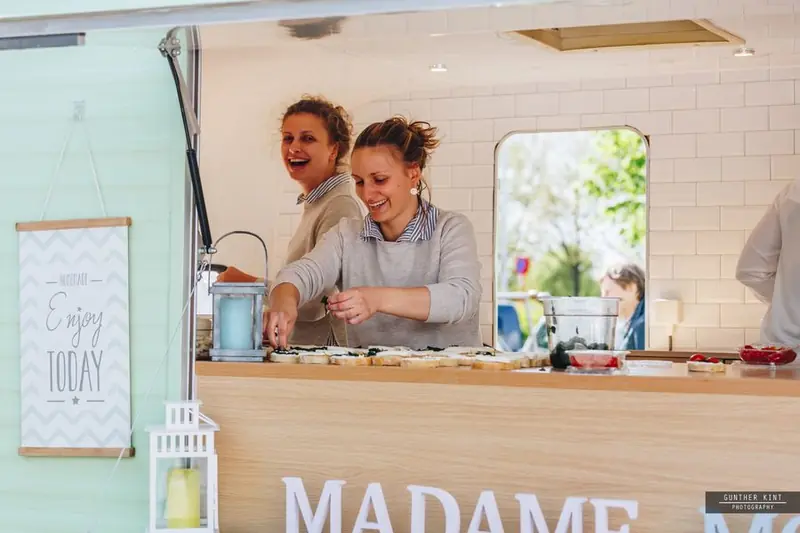Madame Monsieur, mobiele cocktailbar uit Antwerpen, te huur via Feestkarhuren.nl